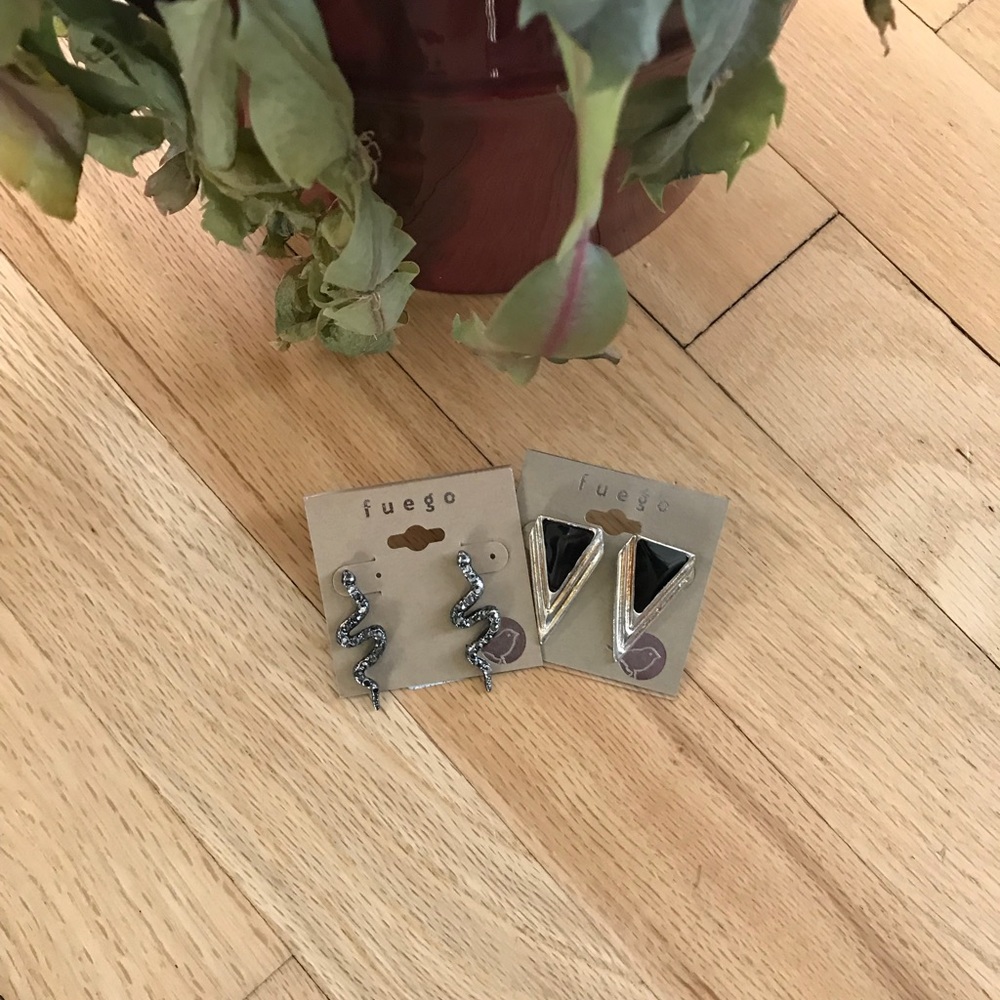 Brand new earrings, 2 for the price of 1!